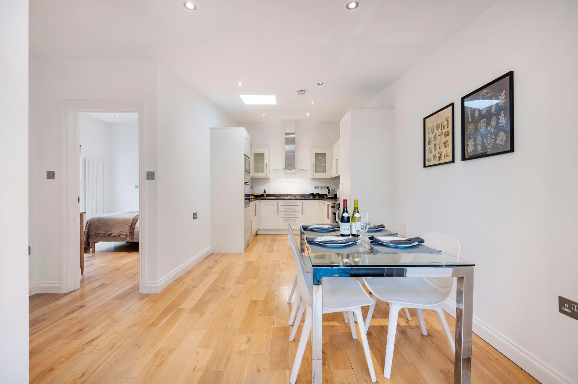 2 Bedr, 3 Beds, 2 Bath Covent Garden 3-min Subway Appartamento Londra